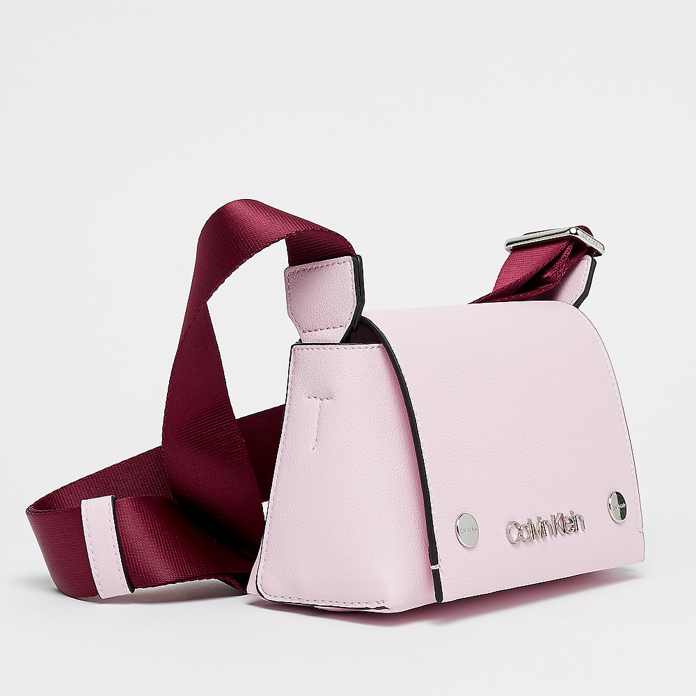 Calvin Klein Snap Flap Crossbody pastel pink