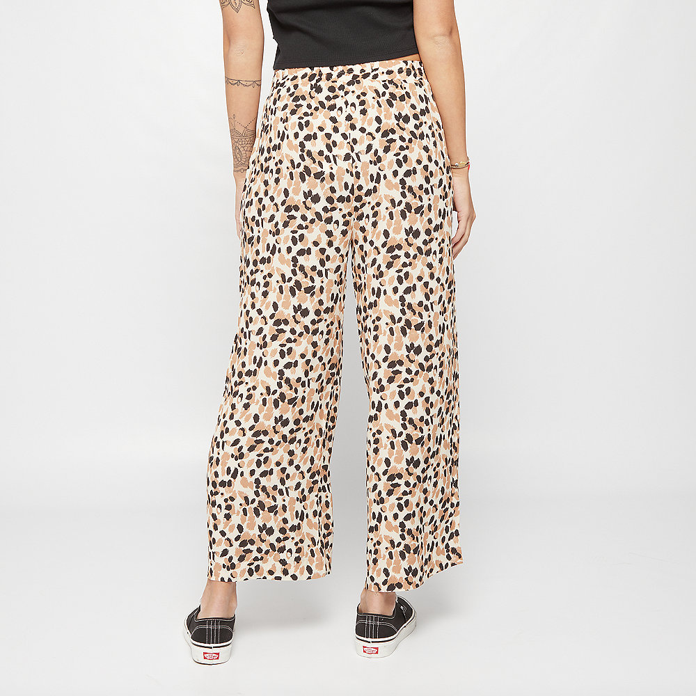 Edited Justina Culotte leo