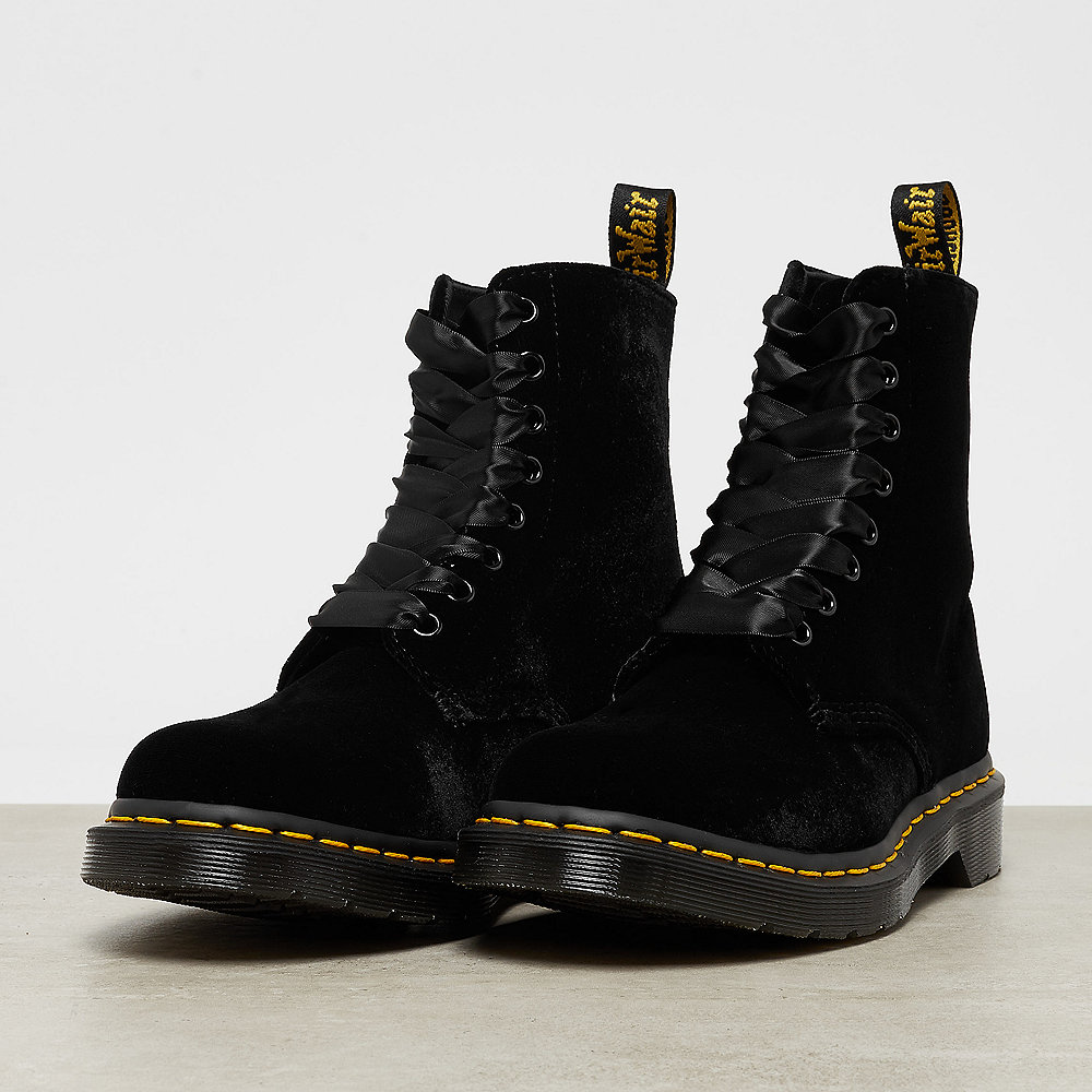 Dr. Martens 1460 Pascal black velvet