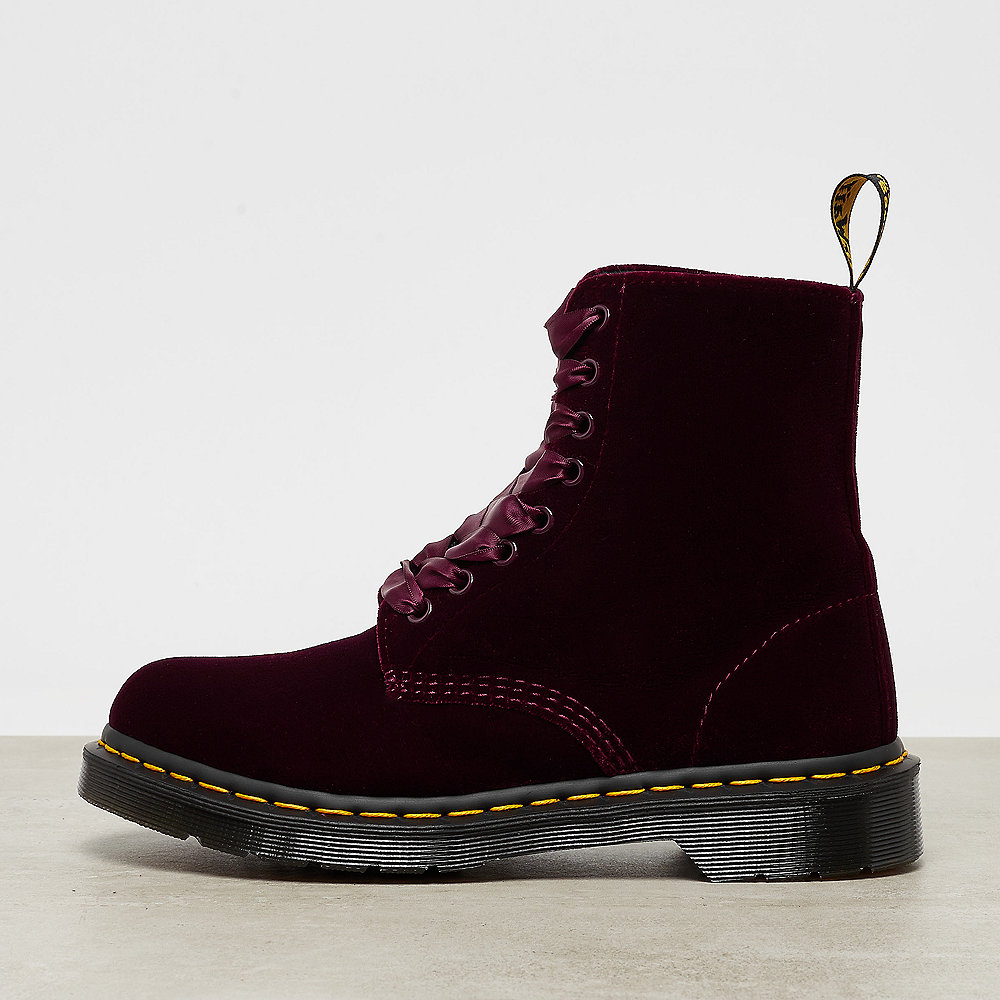 Dr. Martens 1460 Pascal cherry red velvet