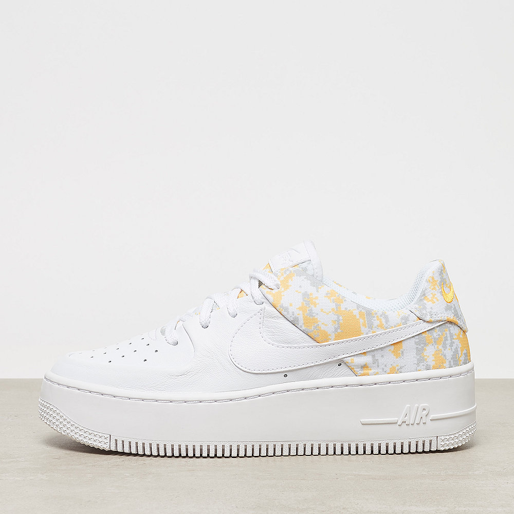 NIKE Air Force 1 Sage lo PRM white/laser orange/wolf grey/hyper p