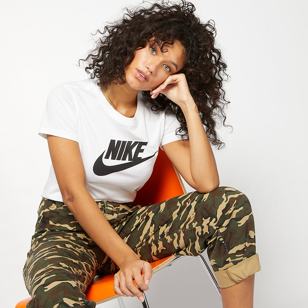 NIKE NSW Tee Essential Icon Futura white/black