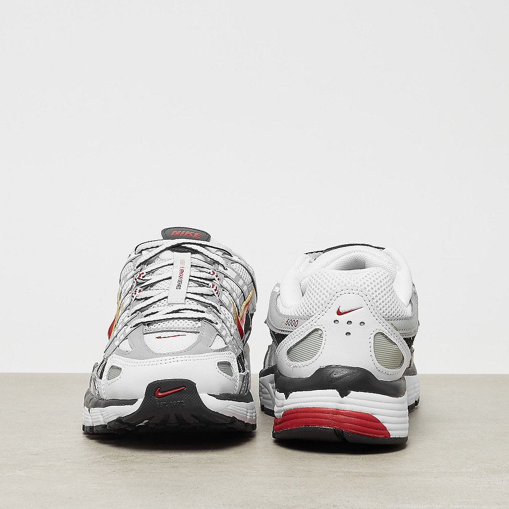 NIKE W NIKE P-6000 white/varisty red-mtlc platinum