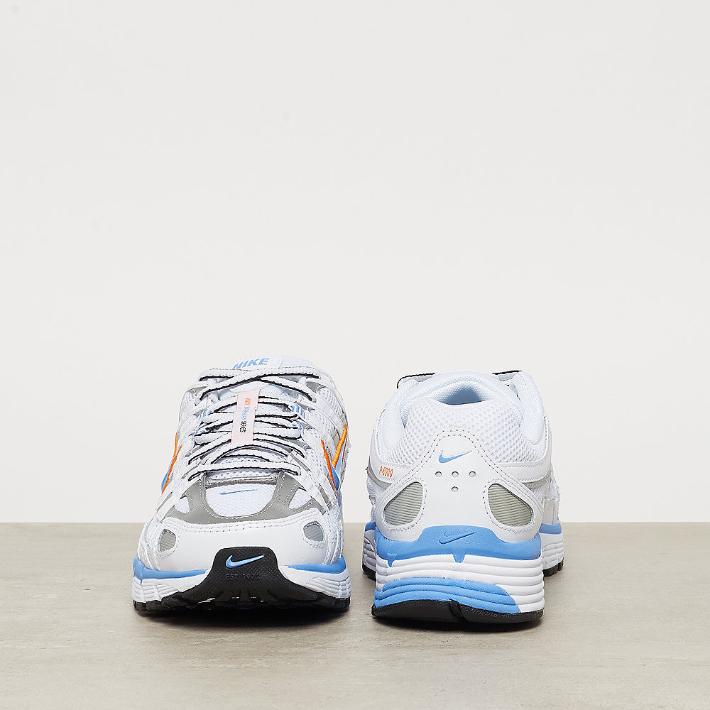 NIKE W NIKE P-6000 white/university blue metallic silver