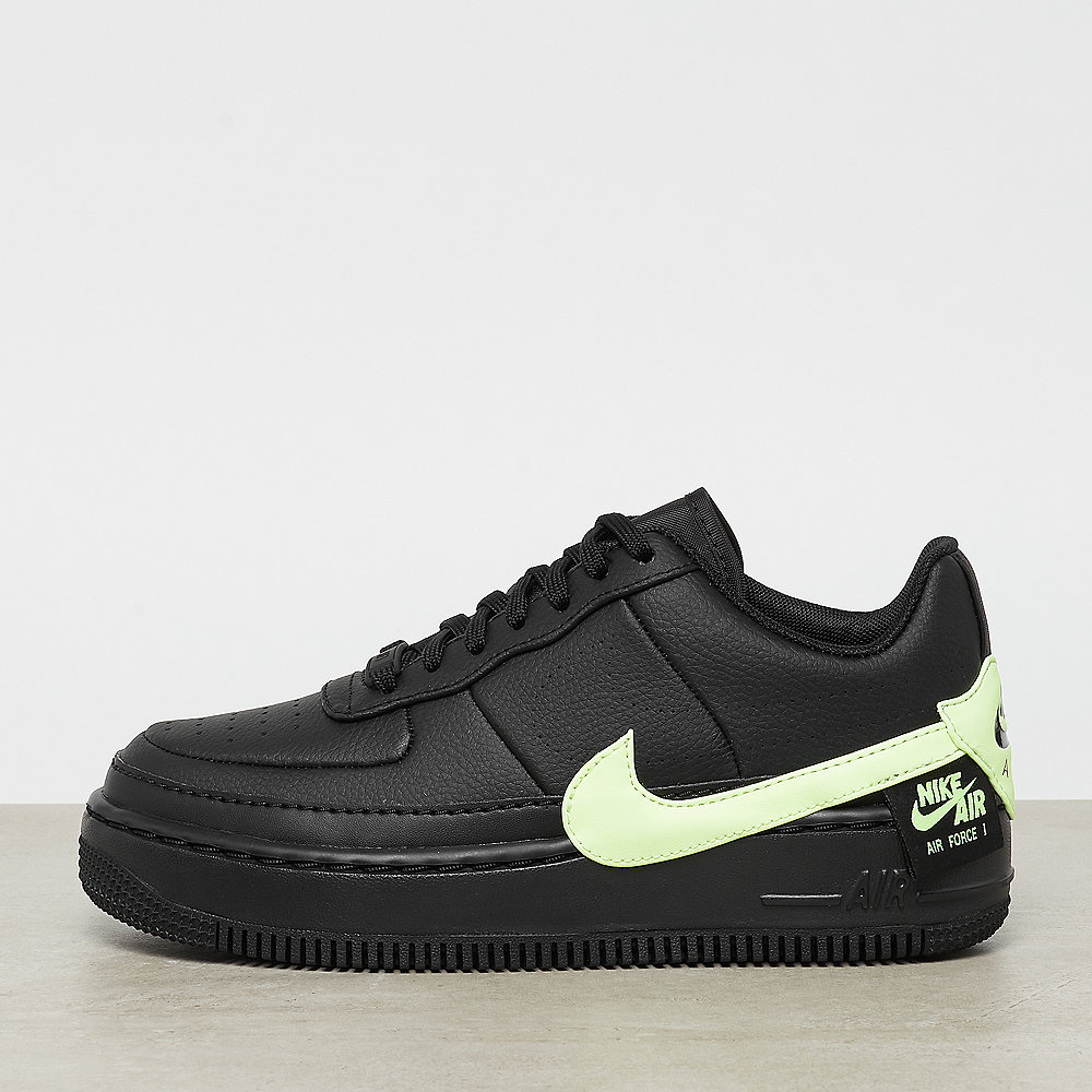 NIKE Wmns AF1 Jester black/barley volt