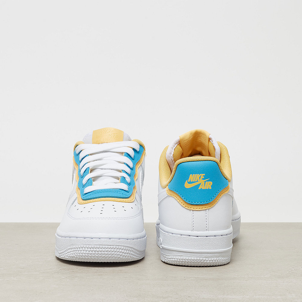 NIKE Wmns Air Force 1 '07 SE white/white-lt blue fury-topaz gold