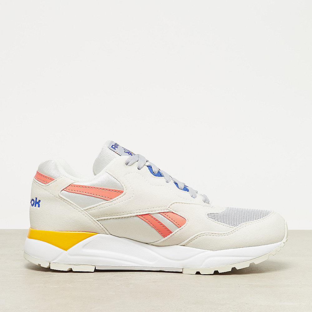 Reebok Bolton Essential MU chalk/cold gry/crsuh trekgold/pink wht