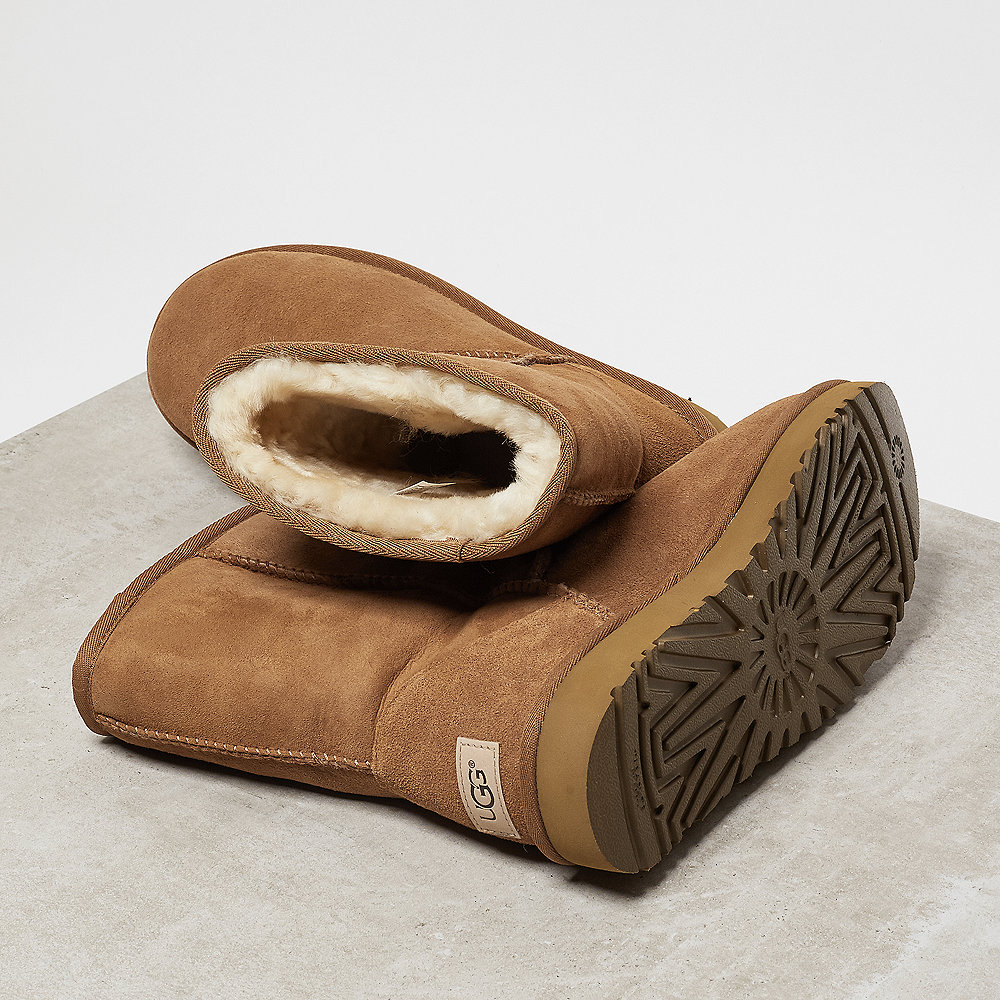 UGG Classic Short chestnut
