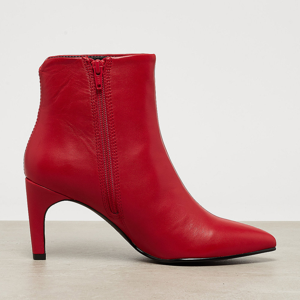Vagabond Whitney red