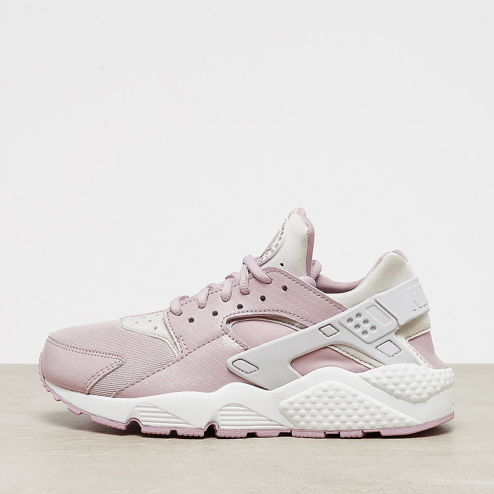 Top Five Huarache White Nike—Z Athyn Priest Top Five Huarache White Nike—Z Athyn Priest